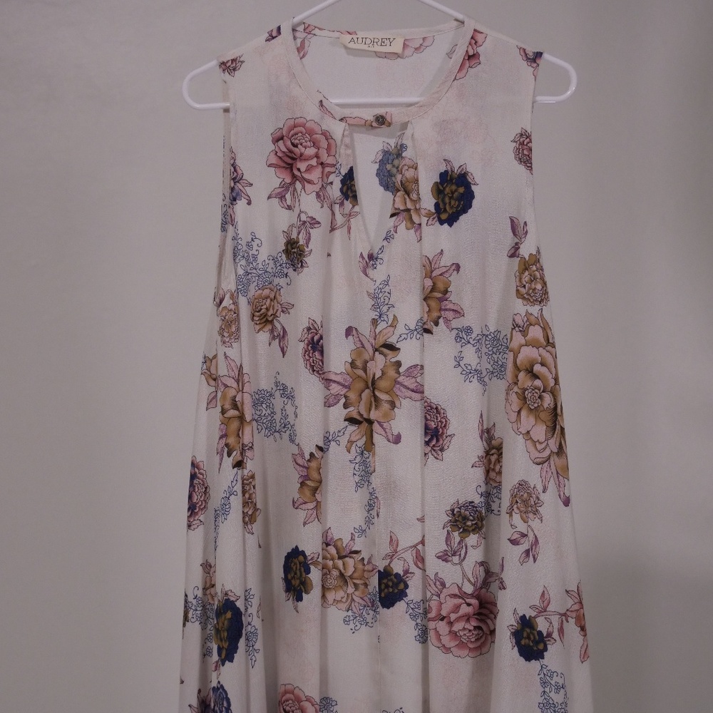 Audrey 3+1 Sleeveless Floral Tunic